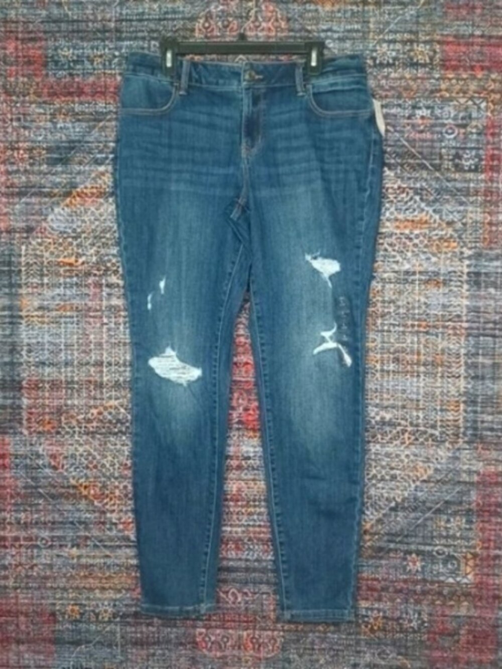 Maurices womens dark rips distressed stretch jeggings Lx32 NWT